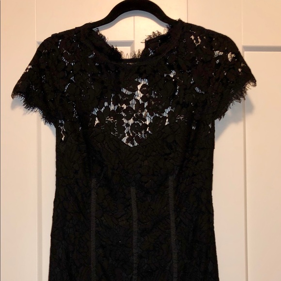 Cachet lace dress - Picture 2 of 4